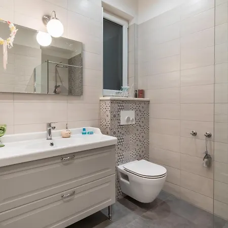 Apartament Andra *